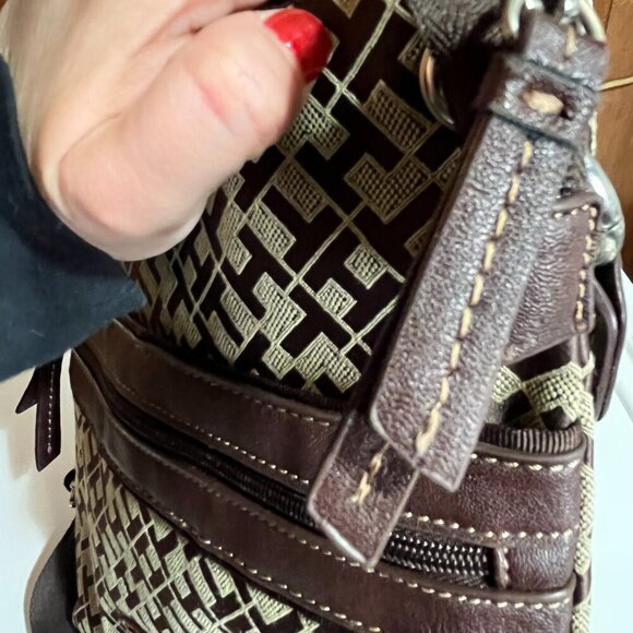 Tommy Hilfiger Crossbody Bag Purse 11x12 - Picture 4 of 10
